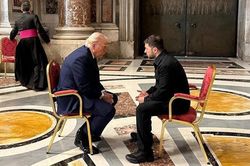 Tổng thống Zelensky tiết lộ 'thời khắc mang t&iacute;nh lịch sử' trong quan hệ với Tổng thống Trump