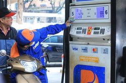 Bộ C&ocirc;ng Thương y&ecirc;u cầu tăng cường kiểm tra kinh doanh b&aacute;n lẻ xăng dầu