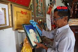 Niềm tự hào về người cha huyền thoại thiện xạ '76 viên đạn hạ gục 78 quân thù'