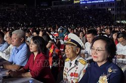 Phó Thủ tướng Phạm Thị Thanh Trà dự chương trình nghệ thuật đặc biệt 'Mãi mãi tuổi 20'