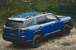 SUV địa hình dài hơn 4,8 mét, công suất 264 mã lực, giá gần 1,4 tỷ đồng