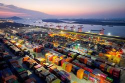 Mỹ áp mức thuế mới lên hàng chục đối tác thương mại