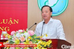 C&agrave; Mau trao giải cuộc thi ch&iacute;nh luận bảo vệ nền tảng tư tưởng của Đảng