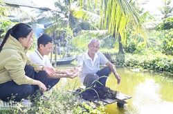Nữ b&iacute; thư chi bộ tận t&acirc;m, tr&aacute;ch nhiệm