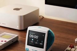RayCue TimeCapsule G3: Tái hiện huyền thoại iMac G3 thành đồng hồ báo thức và trợ lý AI
