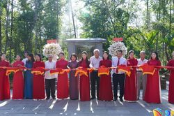 Kh&aacute;nh th&agrave;nh bia di t&iacute;ch Chi bộ Thạnh B&igrave;nh
