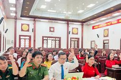 HĐND phường Diên Hồng thông qua 7 nghị quyết quan trọng