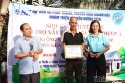 Báo và Phát thanh, Truyền hình Khánh Hòa phối hợp trao 63 triệu đồng cho 1 hộ cận nghèo ở xã Vĩnh Hải