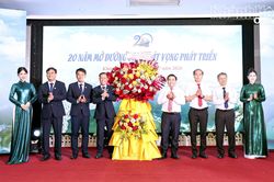 Ban Quản l&yacute; Khu kinh tế v&agrave; Khu c&ocirc;ng nghiệp tỉnh Kh&aacute;nh H&ograve;a kỷ niệm 20 năm h&igrave;nh th&agrave;nh v&agrave; ph&aacute;t triển