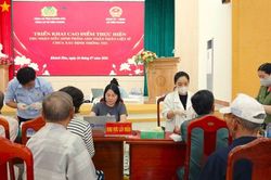 Thu nhận mẫu ADN của thân nhân liệt sĩ chưa xác định danh tính tại khu vực Diên Khánh