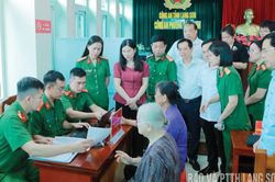 Tìm tên anh trong đất mẹ