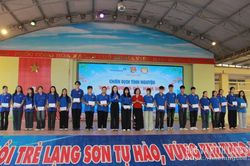 Gần 200 đoàn viên, thanh niên tham gia Chiến dịch tình nguyện 'Hoa phượng đỏ' cấp tỉnh