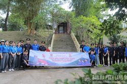Thăm hỏi, tặng quà và dâng hương tri ân kỷ niệm 79 năm ngày Thương binh - Liệt sĩ tại xã Mẫu Sơn