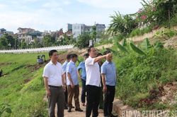 Kiểm tra tiến độ chỉnh trang cảnh quan khu vực bờ sông Kỳ Cùng