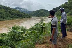 Hiểm nguy khi săn 'lộc trời' m&ugrave;a lũ