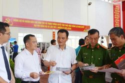 Ph&oacute; Chủ tịch UBND tỉnh Gi&agrave;ng Quốc Hưng dự Ng&agrave;y hội to&agrave;n d&acirc;n bảo vệ an ninh Tổ quốc tại x&atilde; Trịnh Tường