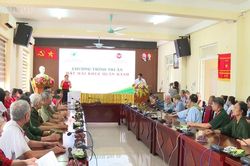 'H&aacute;t m&atilde;i kh&uacute;c qu&acirc;n h&agrave;nh' - lan tỏa nghĩa t&igrave;nh tri &acirc;n người c&oacute; c&ocirc;ng