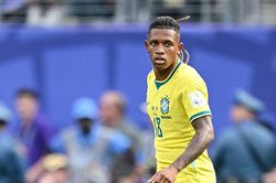 MU v&agrave; Newcastle cạnh tranh chữ k&yacute; tiền vệ Danilo gi&aacute; 25 triệu bảng từ Botafogo