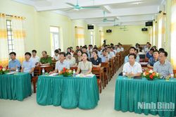 Đảng ủy x&atilde; Y&ecirc;n M&ocirc; bồi dưỡng kiến thức, nghiệp vụ cho đội ngũ cấp ủy chi bộ th&ocirc;n