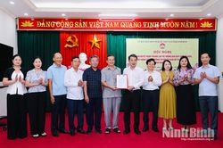 C&ocirc;ng bố Quyết định th&agrave;nh lập v&agrave; th&ocirc;ng qua Quy chế tổ chức, hoạt động của Hội đồng tư vấn Ủy ban MTTQ Việt Nam tỉnh