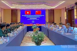 Bộ đội Bi&ecirc;n ph&ograve;ng Tuy&ecirc;n Quang hội đ&agrave;m nghiệp vụ với lực lượng quản l&yacute; bi&ecirc;n giới Văn Sơn (Trung Quốc)