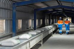 Thị trường xi măng tháng 6 giảm nhẹ: Tín hiệu hạ nhiệt hay suy yếu?