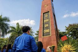 Tuổi trẻ Bộ T&agrave;i ch&iacute;nh thắp s&aacute;ng ngọn lửa tri &acirc;n c&aacute;c Anh h&ugrave;ng Liệt sĩ