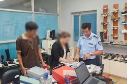 Nhà máy sản xuất số lượng lớn giày giả mạo các nhãn hiệu lớn để xuất khẩu