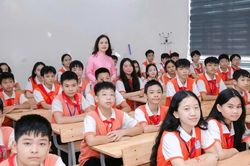Hơn 11.000 cán bộ quản lý giáo dục sẽ làm giáo viên đứng lớp sau sắp xếp trường học