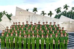 Ấm &aacute;p chuỗi hoạt động tri &acirc;n của C&ocirc;ng an TP Hồ Ch&iacute; Minh