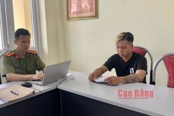 Khởi tố bị can về hành vi tàng trữ trái phép vũ khí quân dụng