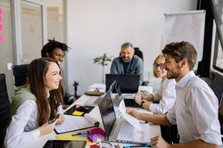 Cơ quan kiểm toán quốc gia Anh: Thúc đẩy môi trường làm việc hòa nhập