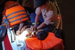 14 ph&uacute;t gi&agrave;nh giật sự sống dưới cầu H&oacute;a An, cứu người đ&agrave;n &ocirc;ng qu&ecirc; Thanh H&oacute;a nhảy cầu