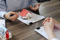 Tranh chấp thừa kế nh&agrave; đất: 3 c&aacute;ch giải quyết người d&acirc;n cần biết