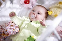 Đừng tiếc vài trăm nghìn: 4 món đồ cũ tuyệt đối không nên xin hoặc dùng lại cho trẻ nhỏ