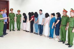 Triệt phá đường dây 'vẽ bệnh', thu lợi bất chính tại Phòng khám đa khoa Y học Nghệ An