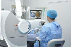 Bệnh viện Mắt Trung ương lên tiếng về nghi vấn thay đổi phương pháp mổ mắt