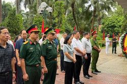 Phường &Ocirc; Chợ Dừa d&acirc;ng hương tưởng niệm c&aacute;c Anh h&ugrave;ng liệt sĩ