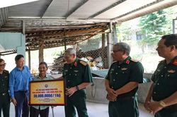 Hỗ trợ cho các nạn nhân bom mìn tại 2 xã Sơn Tịnh và Đông Sơn, tỉnh Quảng Ngãi