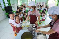 Hà Nội thống nhất quy trình tổ chức bữa ăn bán trú cho học sinh