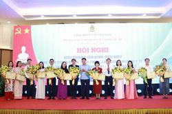 Biểu dương 106 gia đình tiêu biểu và 69 học sinh xuất sắc ngành Y tế