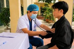 Bác sĩ Giàng A Sếnh: Hành trình giữ sự sống ở Si Ma Cai