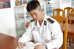 Cậu bé mồ côi và hành trình trở thành học viên Học viện Hải quân