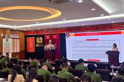 Công an Hà Nội tập huấn nghiệp vụ đăng ký xe, nâng cao chất lượng phục vụ người dân