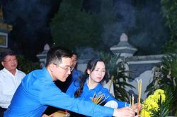 Cùng thắp lên những ngọn nến tri ân
