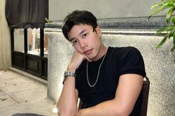 Long Vũ sau hơn 2 năm nổi tiếng với 'Đi giữa trời rực rỡ'