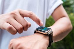 Chuyển SIM sang iPad, smartwatch có thể bị khóa nếu quên bước này