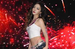 Mốt lộ dây nội y của nữ idol K-pop