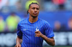 Real Madrid rút lui vụ Olise