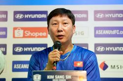HLV Kim Sang-sik nói gì khi tuyển Việt Nam trút 'mưa bàn thắng' vào lưới Timor Leste?